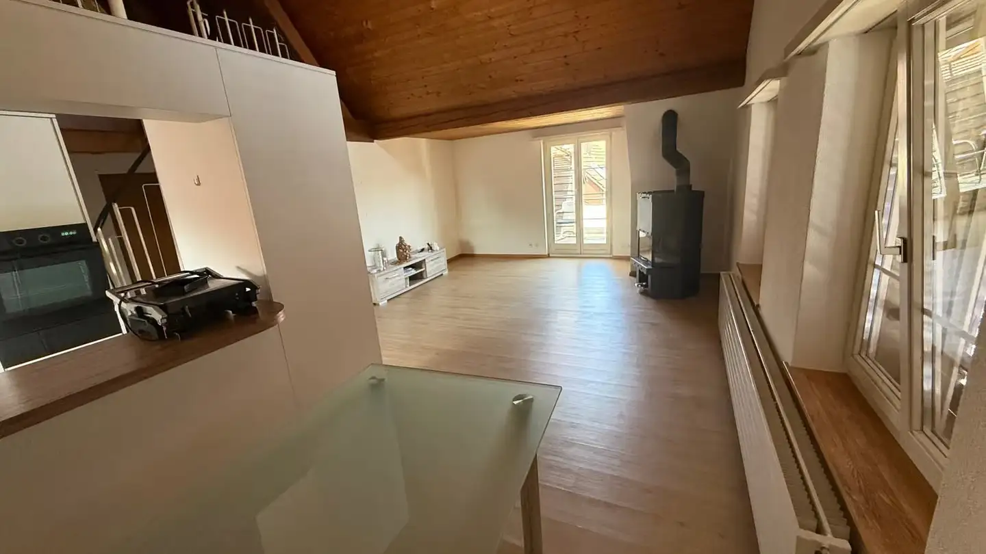 Dachgeschosswohnung mieten - Dorfstrasse 13, 8332 Russikon - Foto 2