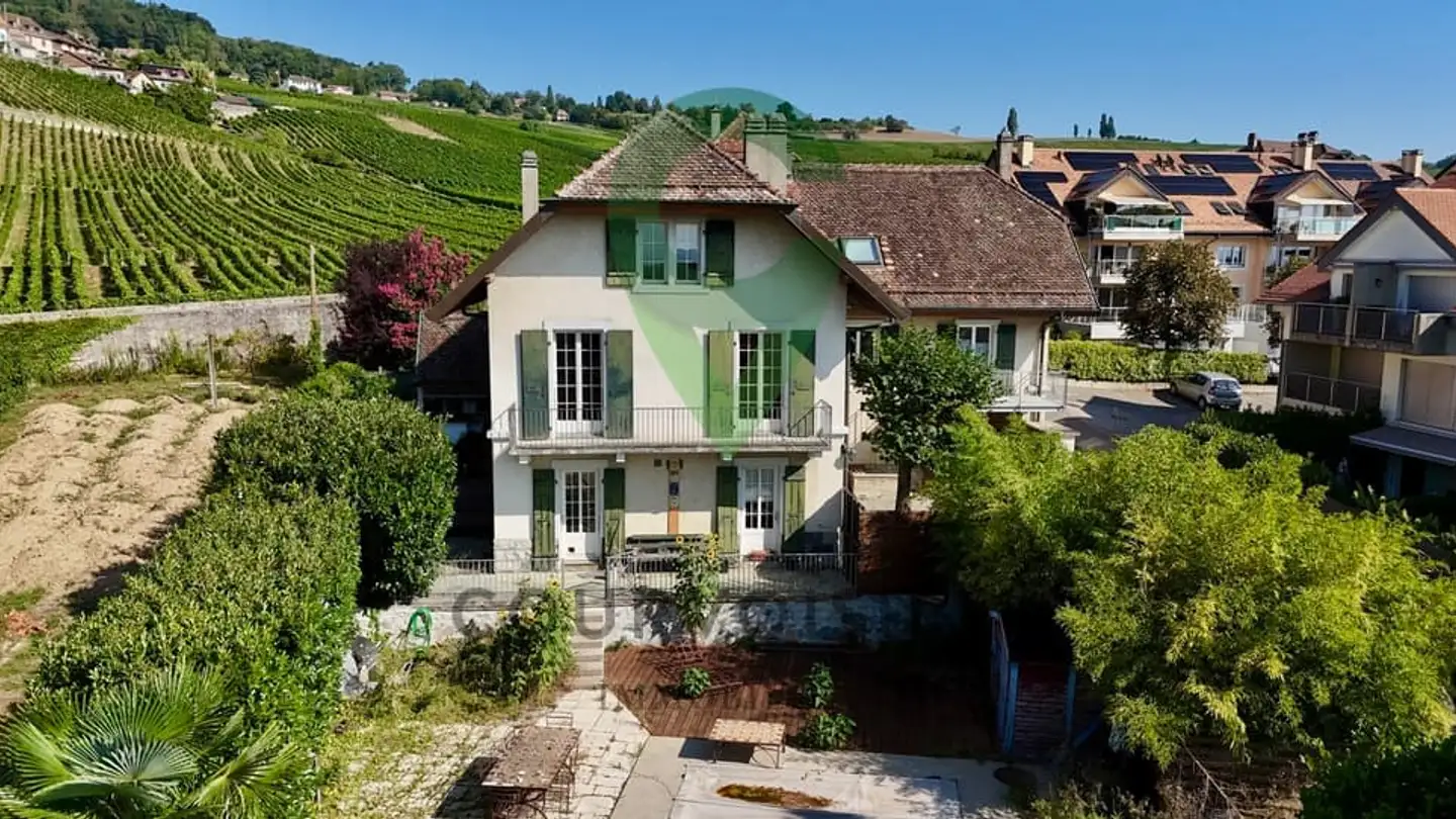 Residential building for sale - 1173 Féchy