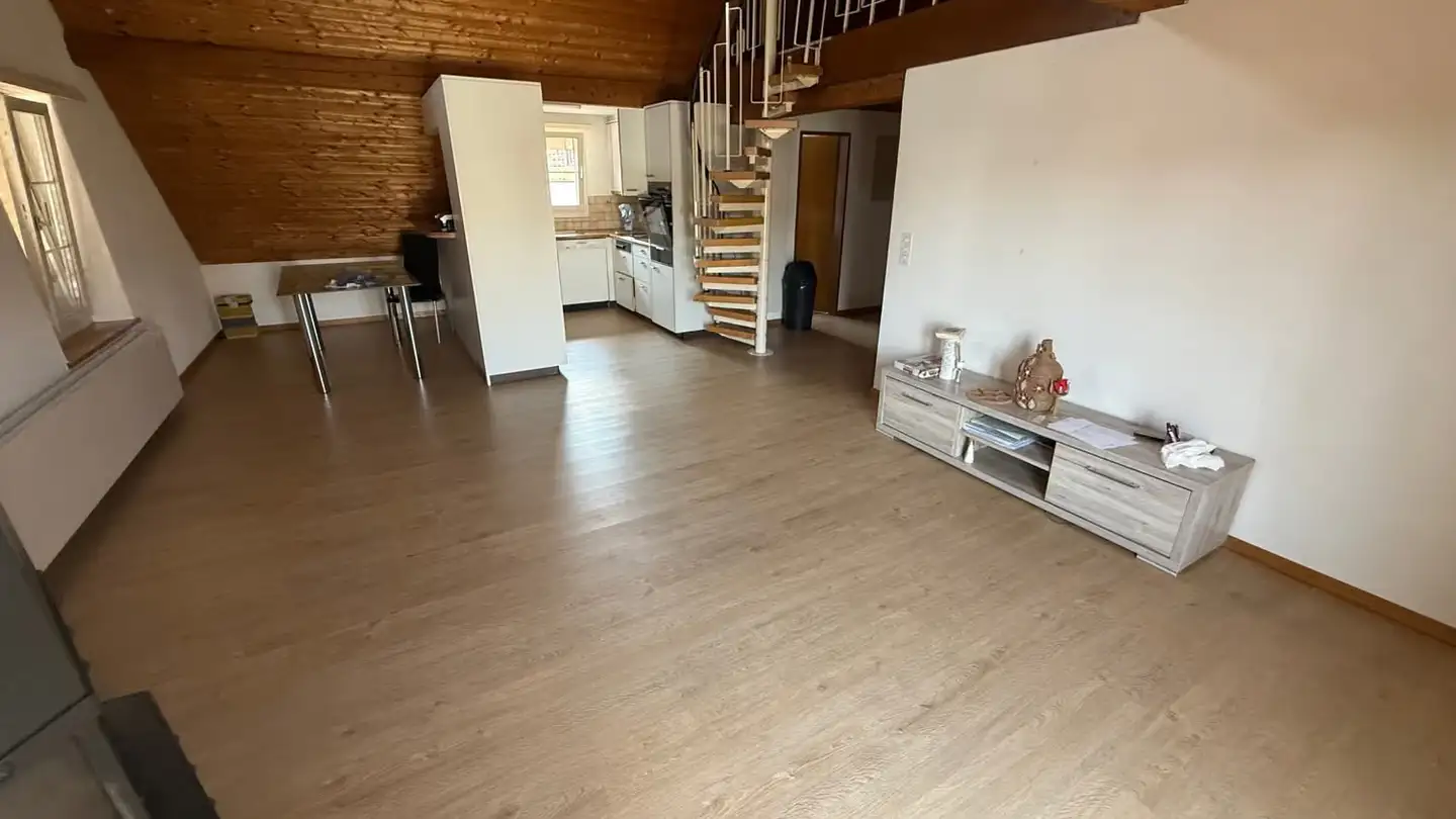 Dachgeschosswohnung mieten - Dorfstrasse 13, 8332 Russikon
