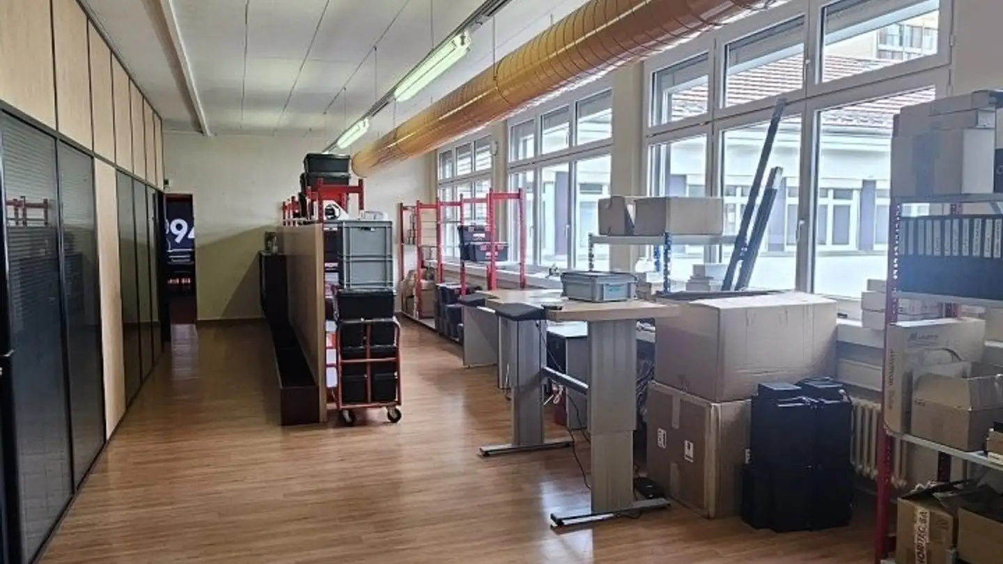 Espace de stockage à louer - Avenue Léopold-Robert 105, 2300 La Chaux-de-Fonds - Photo 2