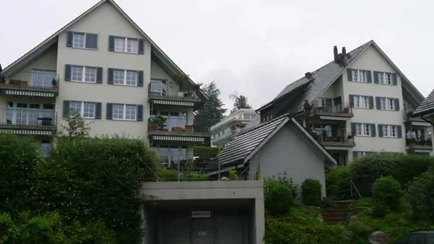 Place de parking souterraine à louer - Lerchenhalde, 8703 Erlenbach ZH