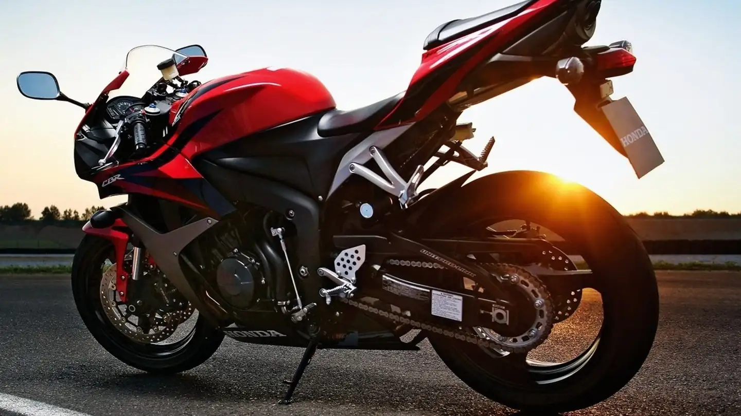 Indoor motorbike parking space for rent - 8107 Buchs ZH