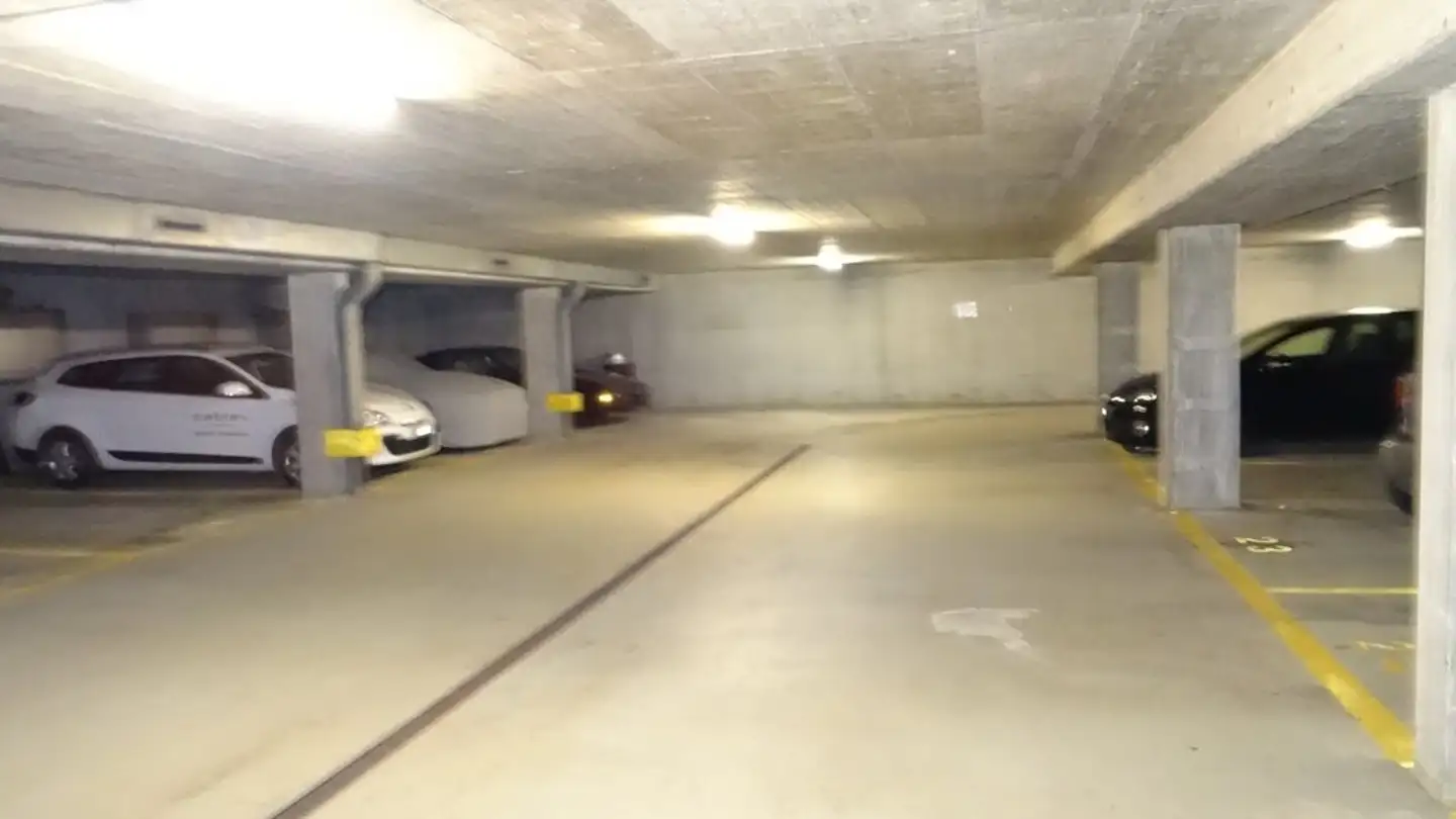 Tiefgaragenstellplatz mieten - Im Oberdorf 10, 8602 Wangen b. Dübendorf