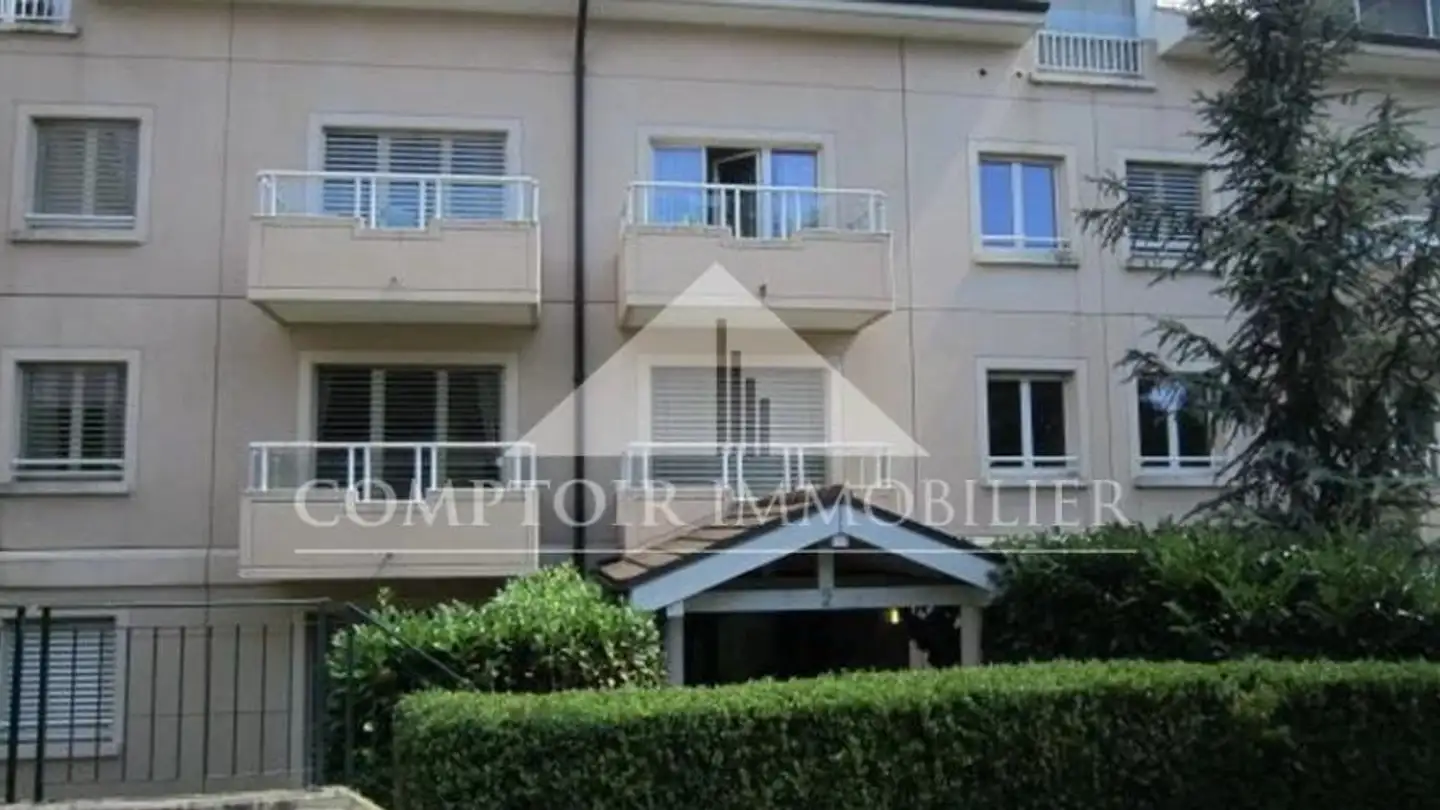 Single garage for rent - Chemin des Hauts-Crêts 2, 1223 Cologny