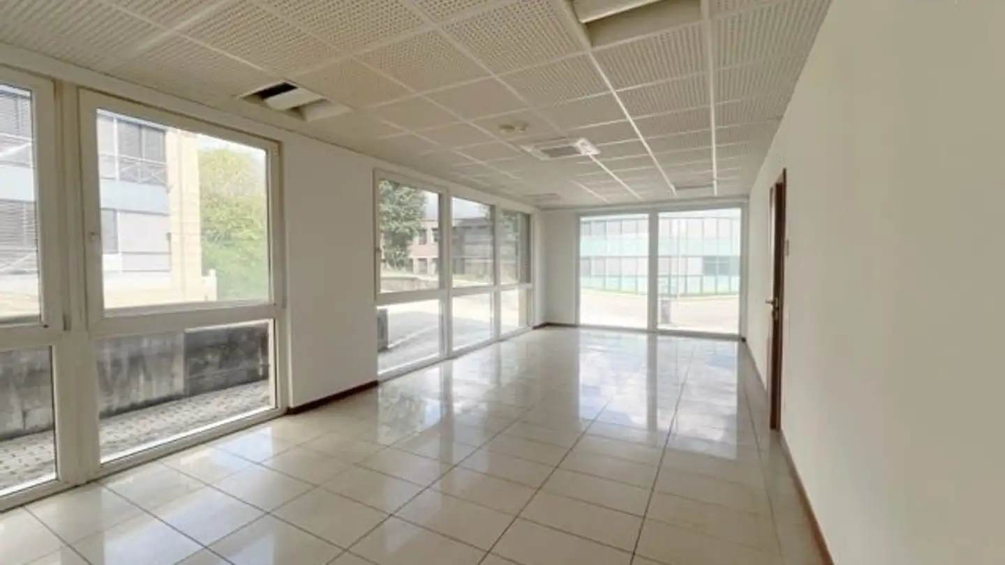 Spazio ufficio in affitto - Via Cantonale 43, 6928 Manno