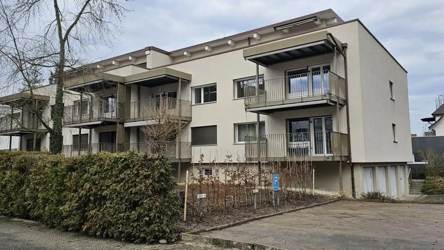 Garage individuel à louer - Baselstrasse 94a, 4153 Reinach BL