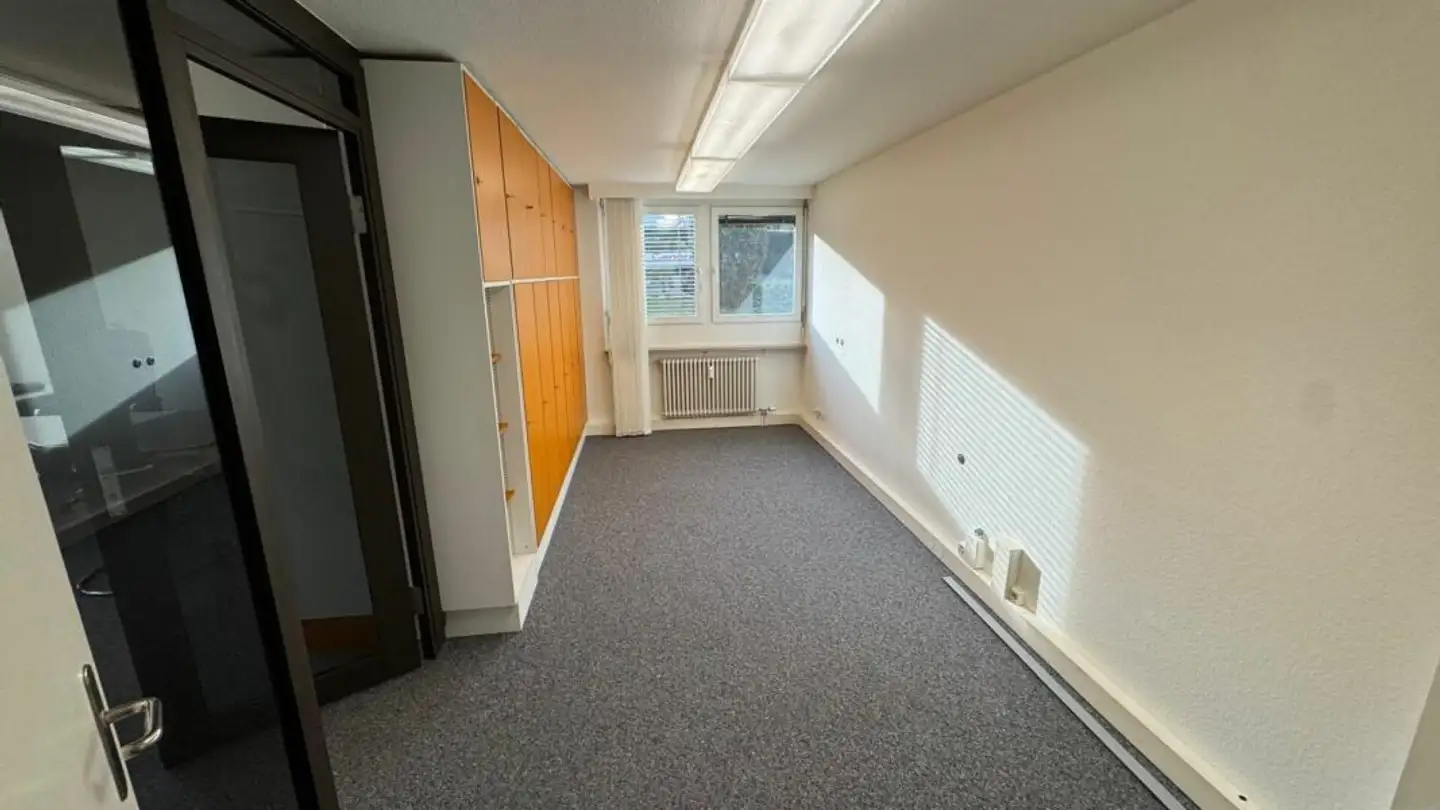 Commercial à louer - Grabenring 6, 4123 Allschwil