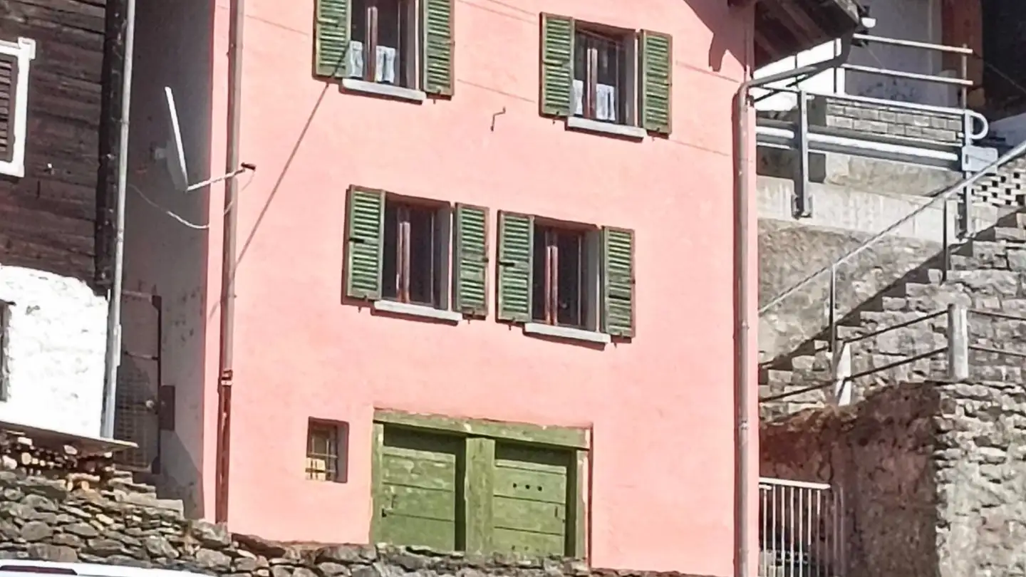 Casa singola in vendita - Deggio 21, 6777 Quinto