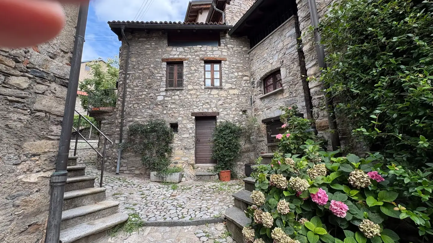 Appartement à louer - Vicolo Piazzetta 20, 6979 Brè sopra Lugano
