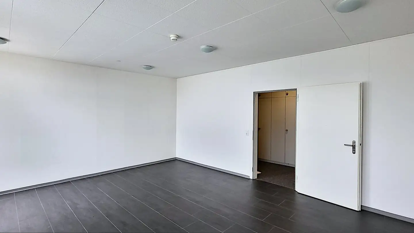 Office space for rent - Eichtalstrasse 55, 8634 Hombrechtikon - Photo 3