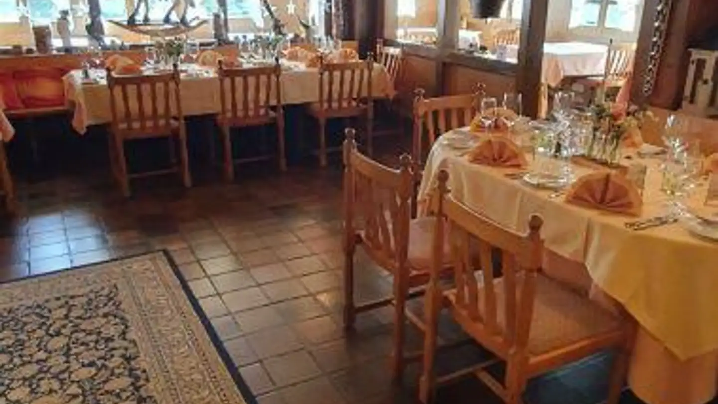 Edificio ad uso misto in vendita - Simmengüetlistrasse 3, 3775 Lenk im Simmental - Photo 2