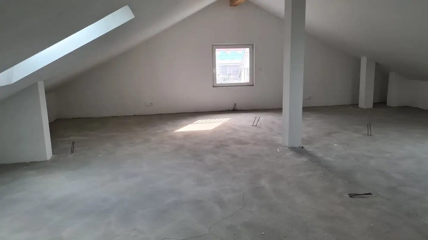 Commercial à louer - St. Gallerstrasse 170, 8404 Winterthur