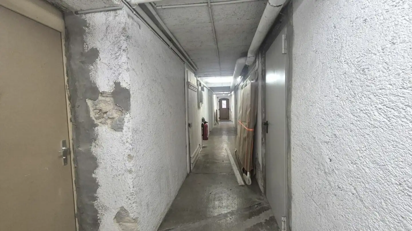 Magasin à louer - Rue Jean d'Aarberg 10, 2400 Le Locle - Photo 3
