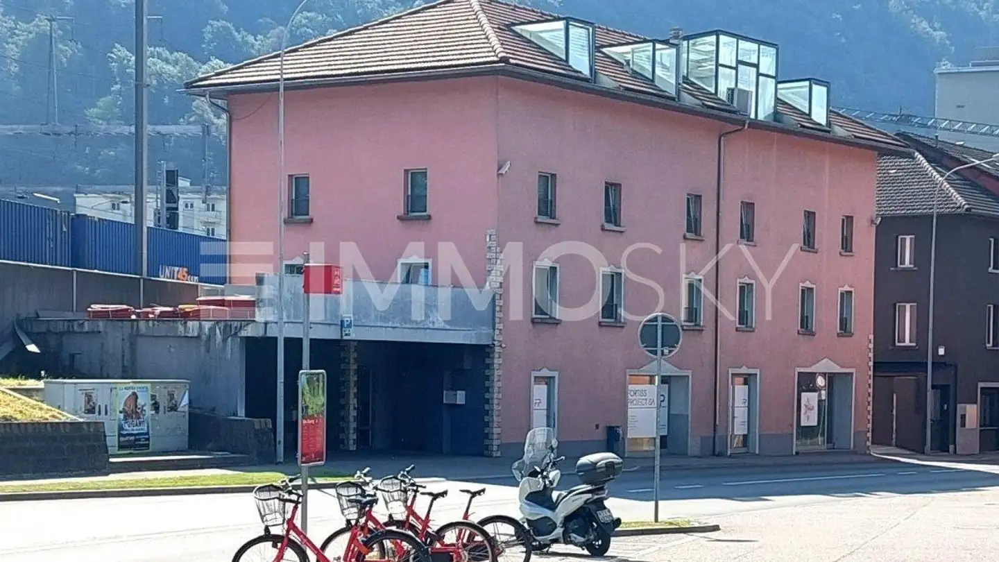 Mischgenutztes Gebäude kaufen - 6517 Arbedo