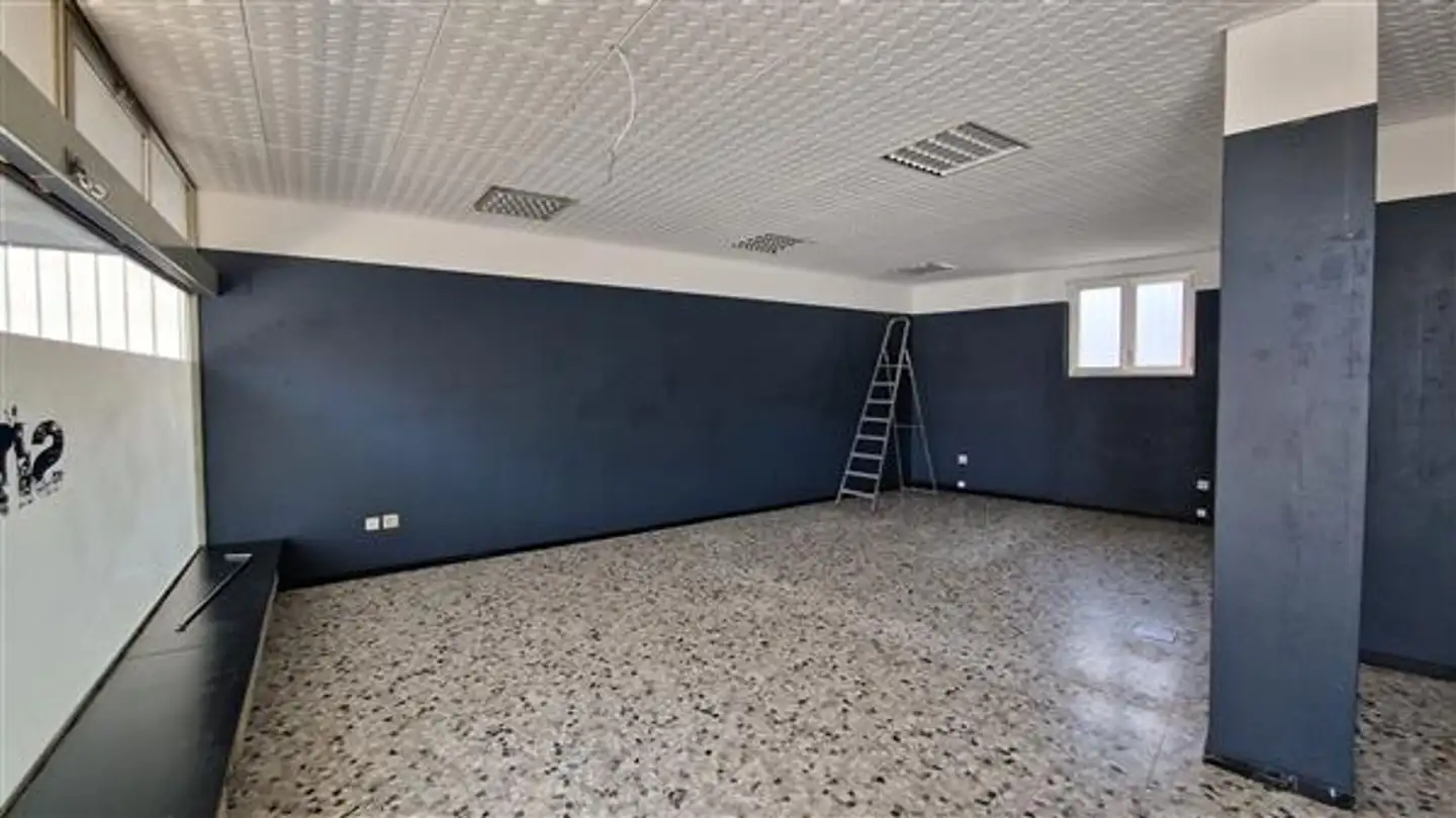 Shop for rent - 6512 Giubiasco