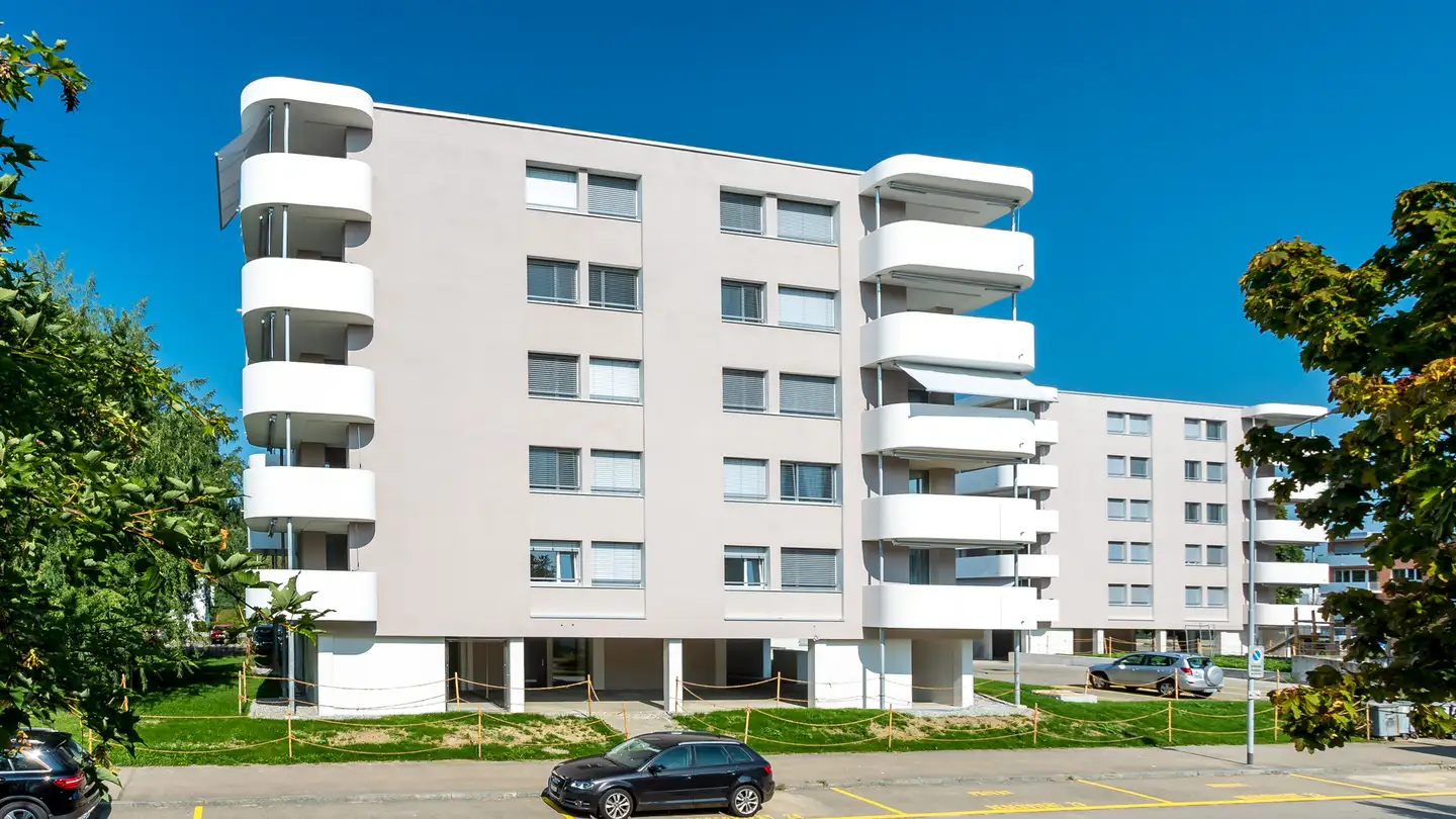 Outdoor parking space for rent - Bahnhofstrasse 25, 8154 Oberglatt ZH