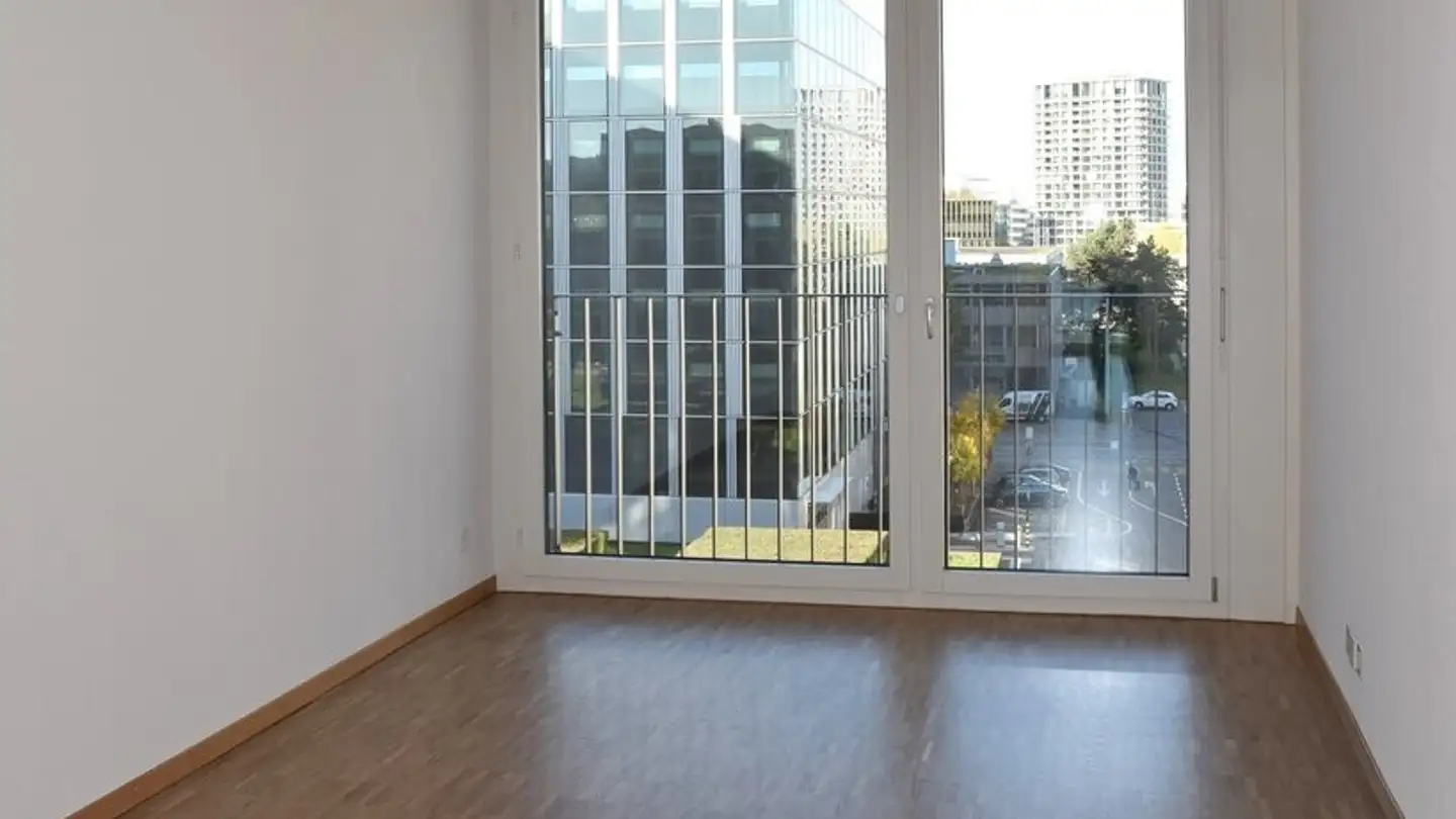 Wohnung mieten - Hagenholzstrasse, 8050 Zürich - Foto 2