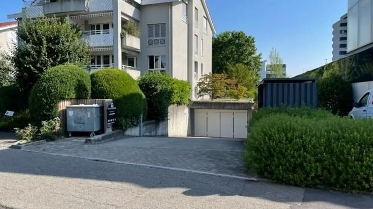 Place de parking souterraine à louer - Brühlweg 14a, 4132 Muttenz