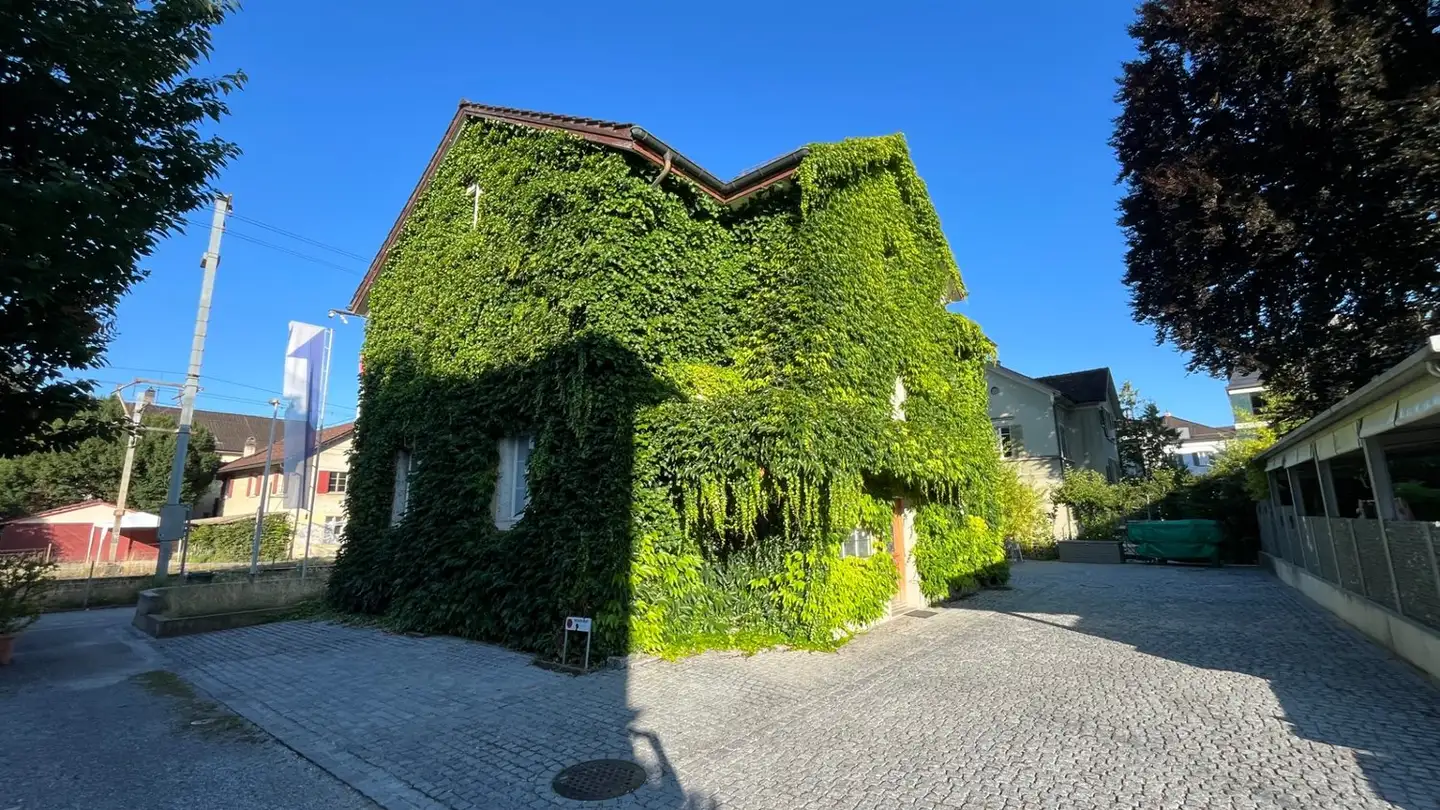 Outdoor parking space for rent - Bahnstrasse 5, 8610 Uster