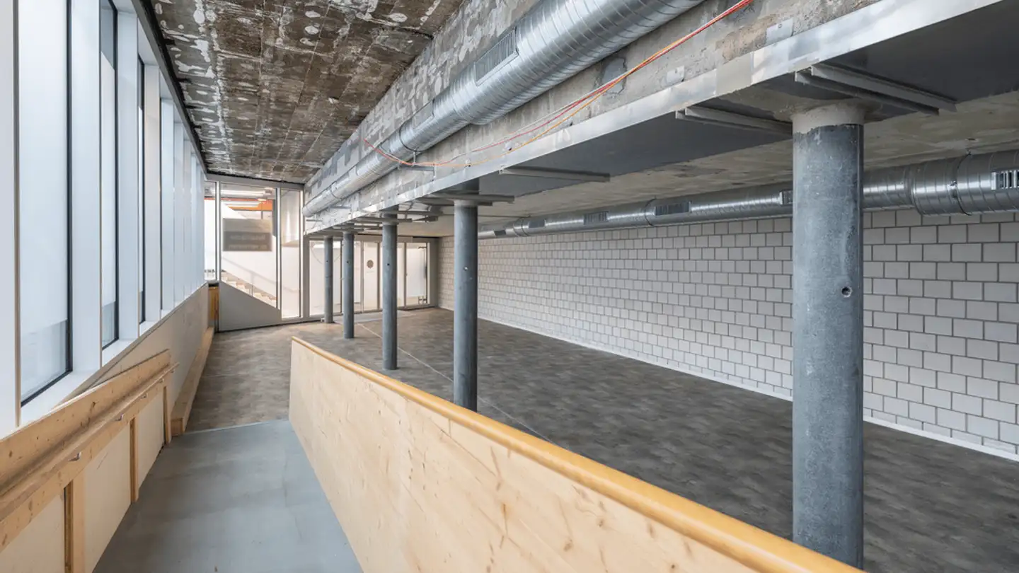 Magasin à louer - Place De La Gare / Bahnhofplatz 2, 2502 Biel/Bienne - Photo 3