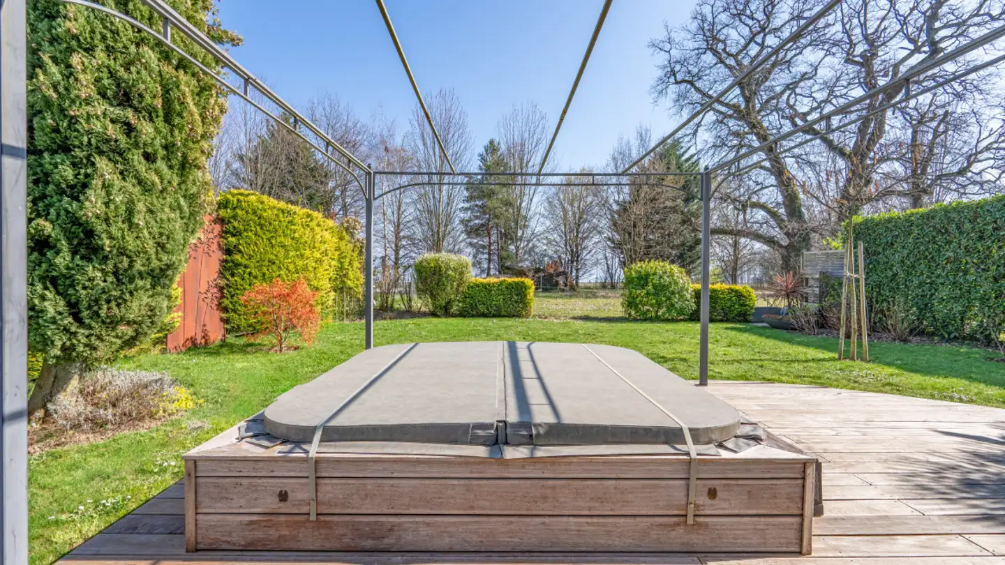 Single house for sale - 1195 Bursinel