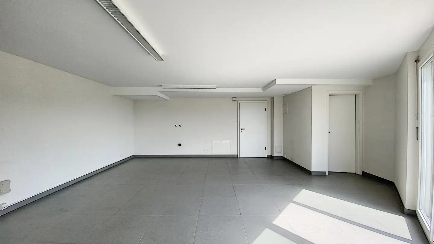 Arcade for rent - Chemin de la Jaquière 9, 1066 Epalinges