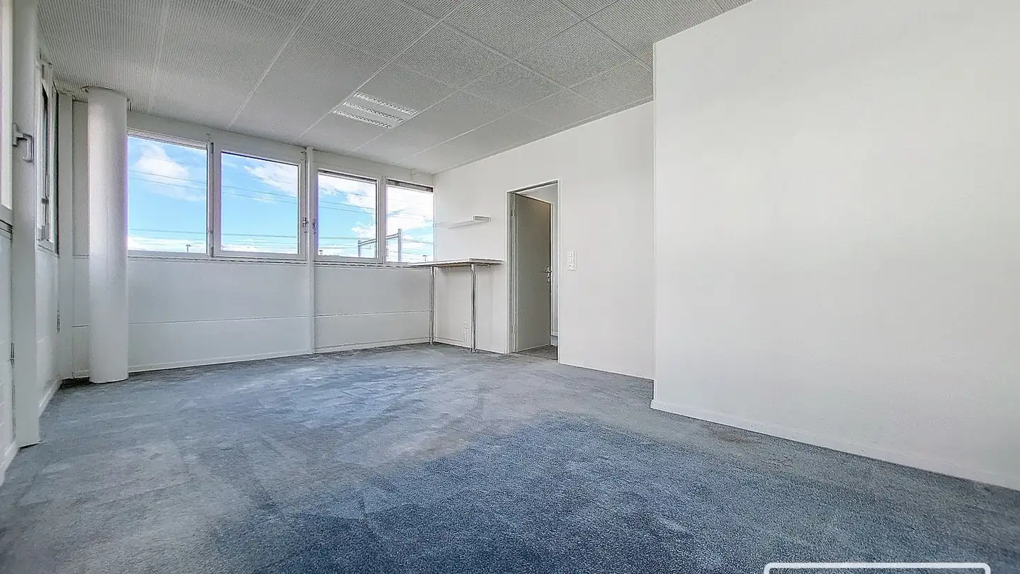 Commercial for rent - Route De La Vallée 9, 1180 Rolle - Photo 2