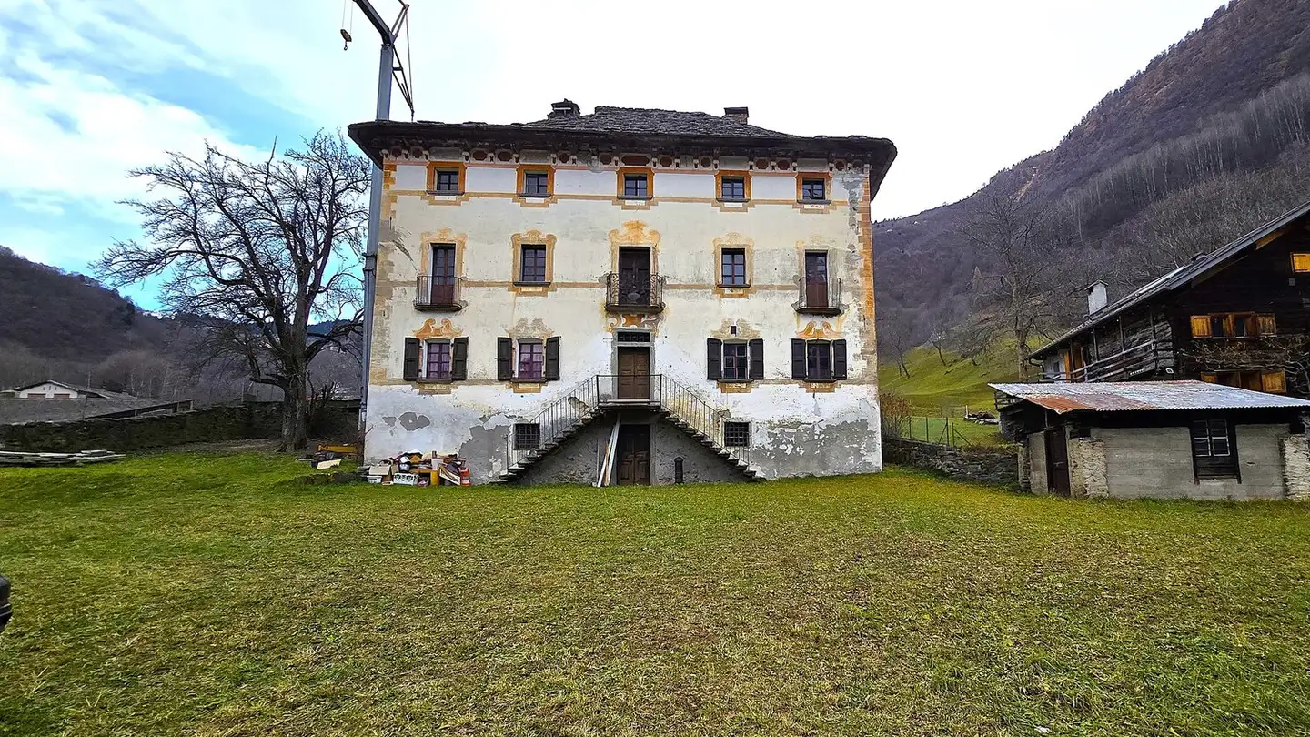 Maison individuelle à vendre - 6718 Olivone