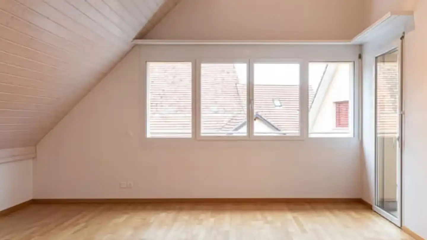 Attic flat for rent - Zuntwisweg 7, 8605 Gutenswil - Photo 3