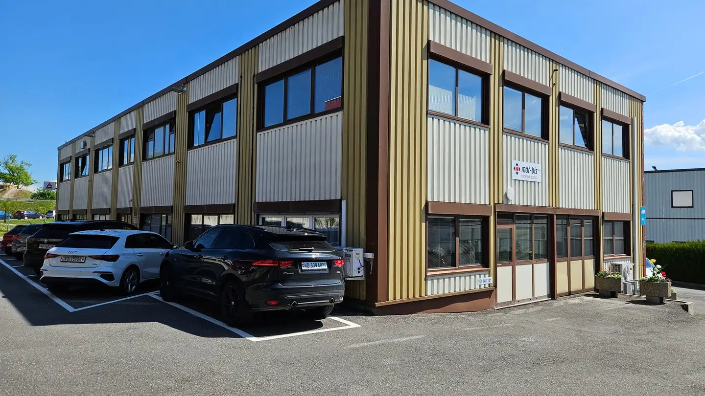 Mixed-use building for sale - 1304 Cossonay-Ville
