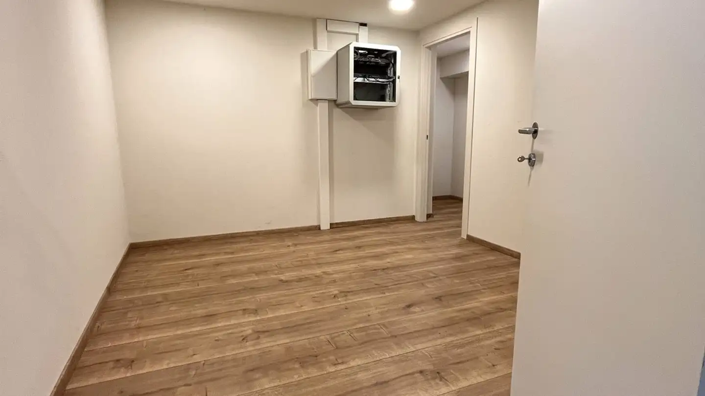 Commercial for rent - Huebwiesenstrasse 21, 8954 Geroldswil