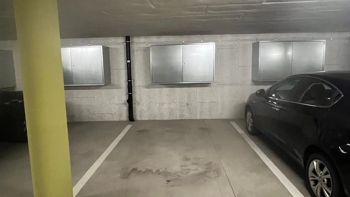 Place de parking souterraine à vendre - 8142 Uitikon Waldegg