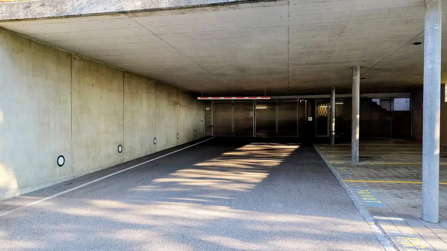 Underground parking space for rent - Ankenhofstrasse 9, 8102 Oberengstringen - Photo 2