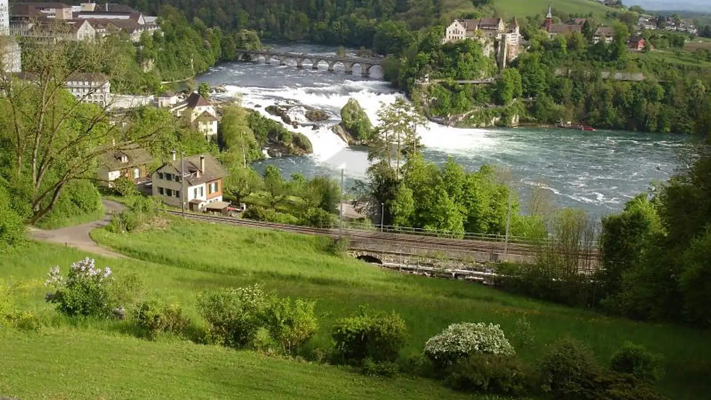 Dachgeschosswohnung mieten - 8212 Neuhausen am Rheinfall