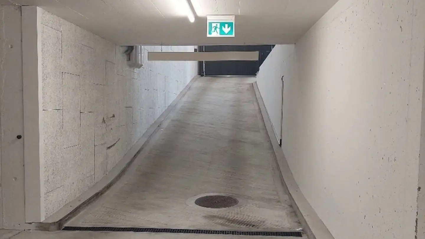 Underground parking space for rent - Campanellaweg 3, 8048 Zürich - Photo 2