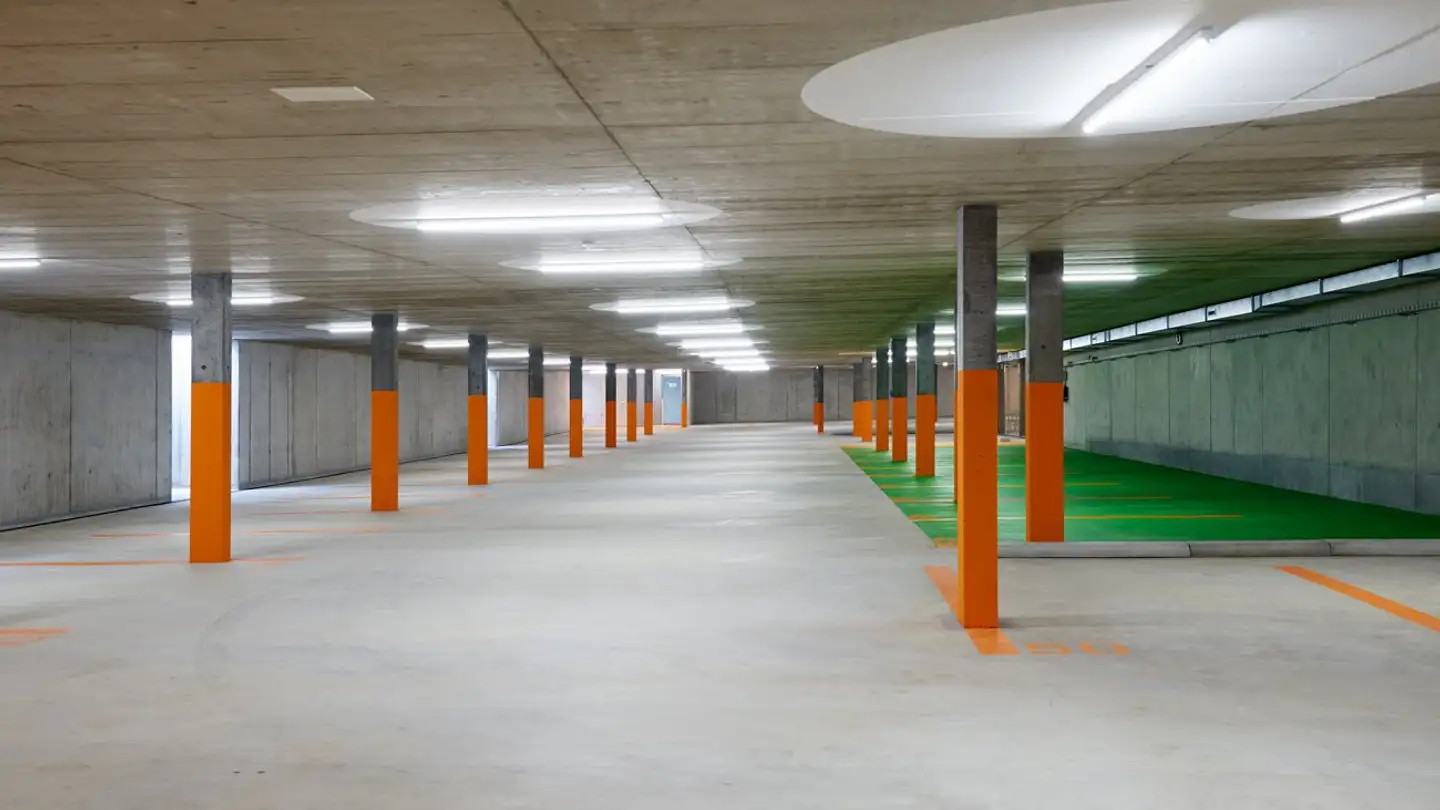 Place de parking souterraine à louer - Feldstrasse 50, 8180 Bülach