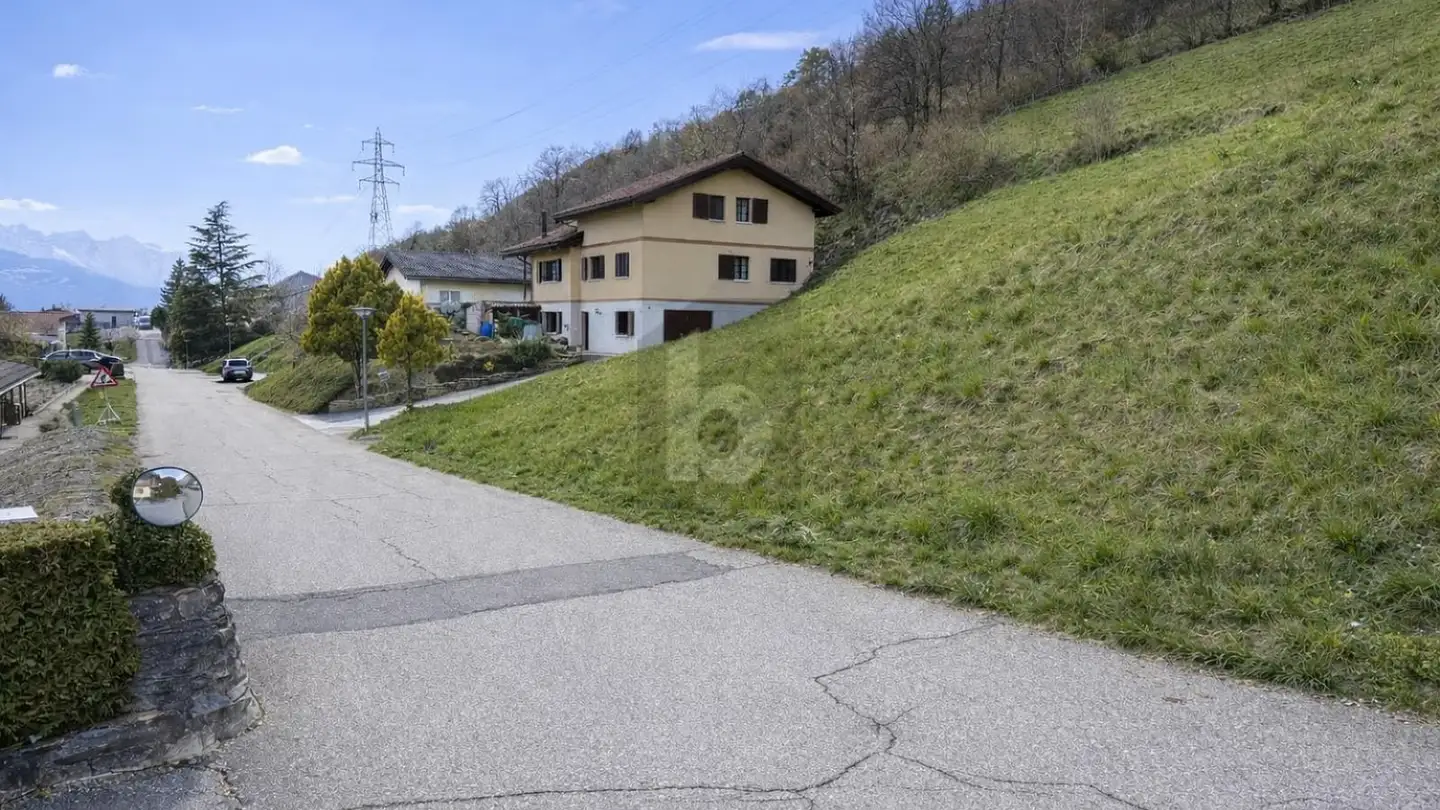 Constructible plot for sale - 1976 Erde - Photo 3