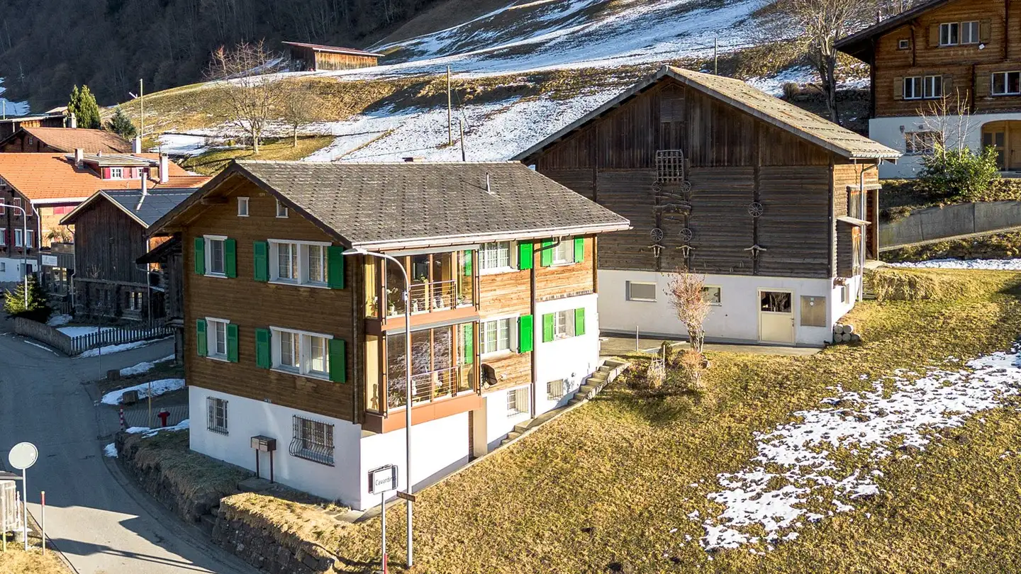 Einfamilienhaus kaufen - Via Sogn Antoni 6, 7182 Cavardiras