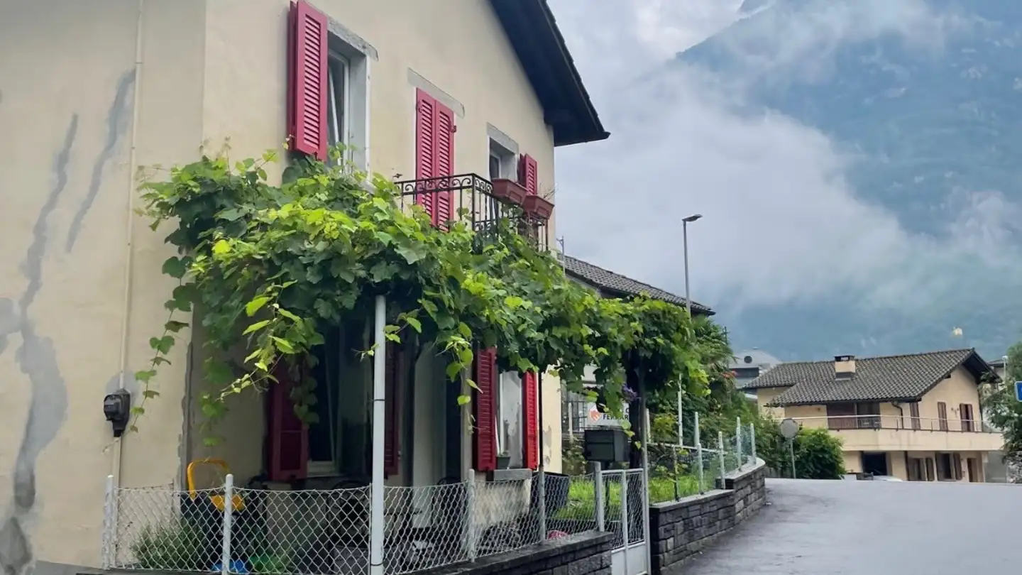 Single room for rent - 6527 Lodrino