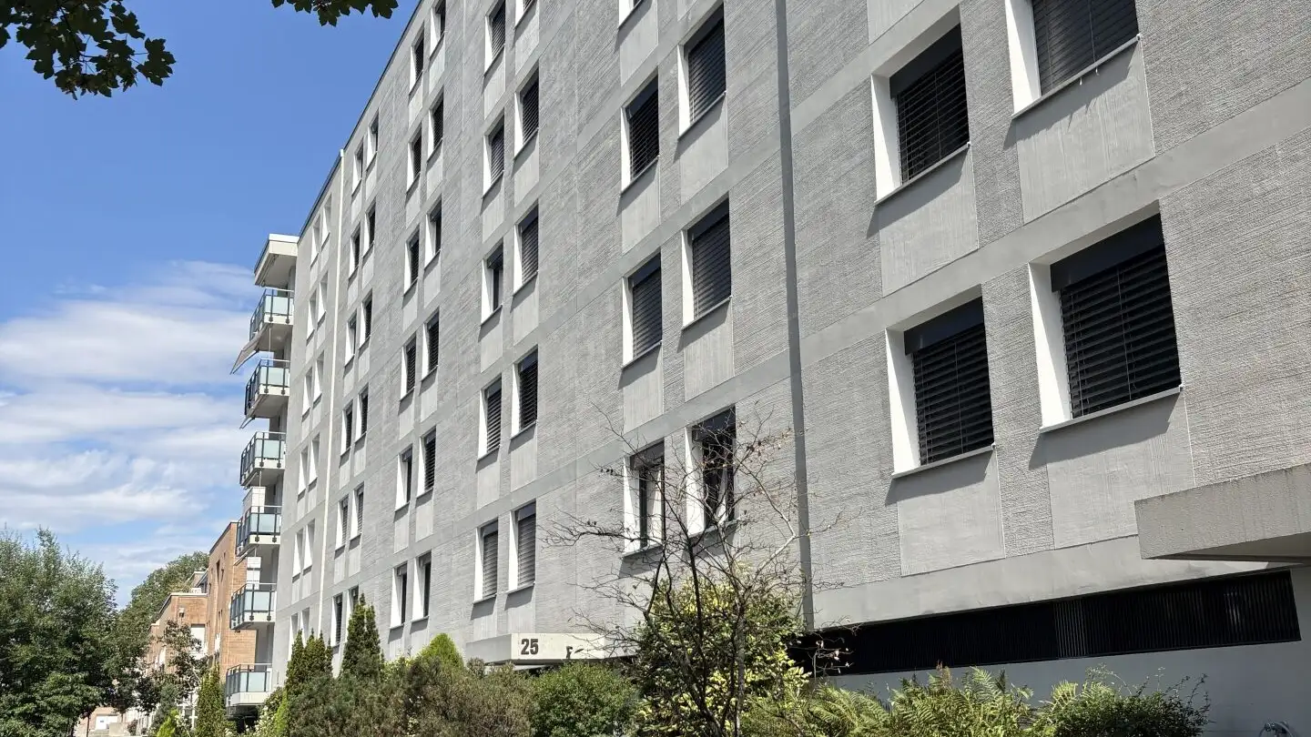 Place de parking extérieure à louer - 3098 Köniz