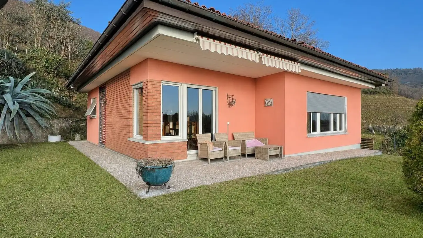 Villa in vendita - Via Obino 10, 6874 Castel San Pietro