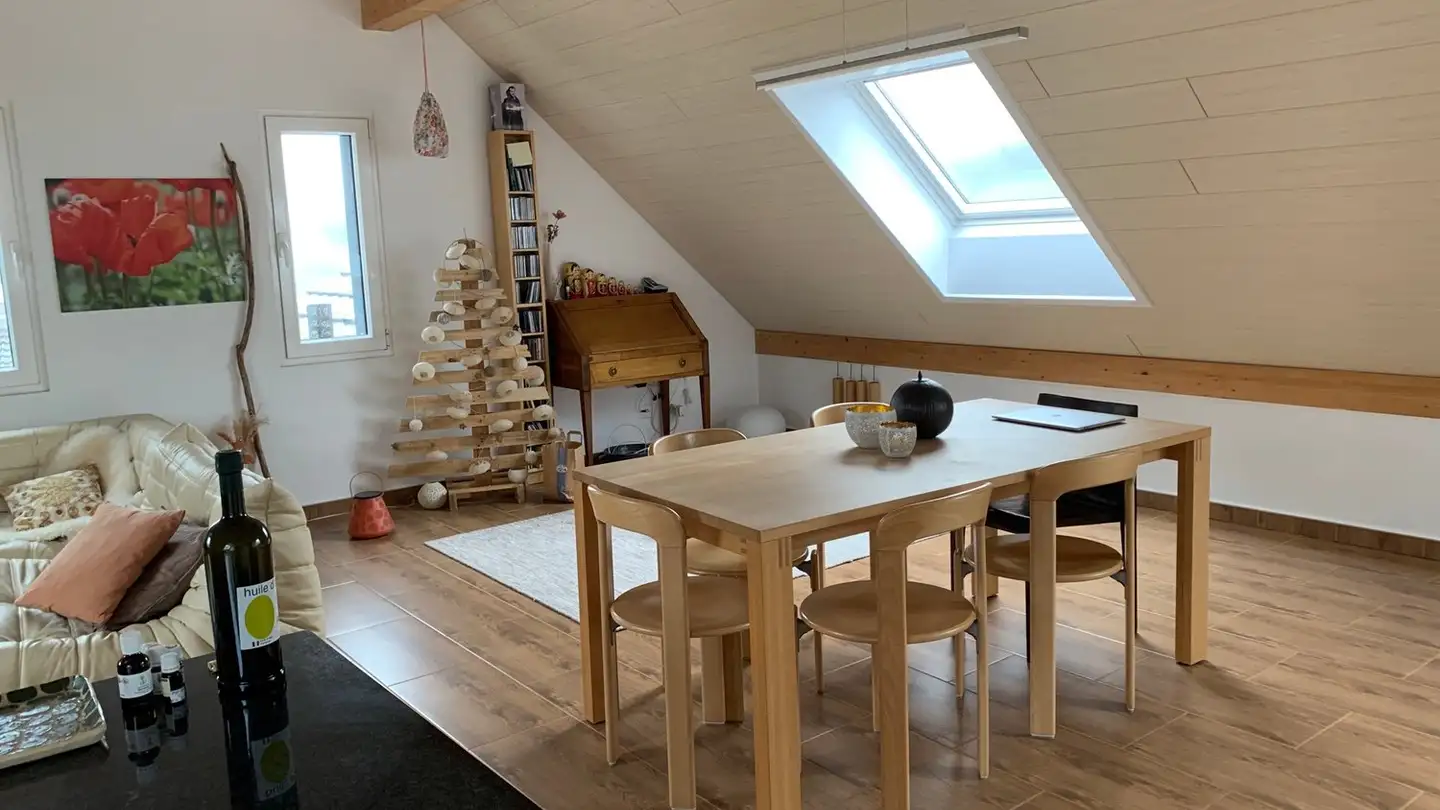 Appartement à louer - Le Faubourg 109, 2905 Courtedoux - Photo 2