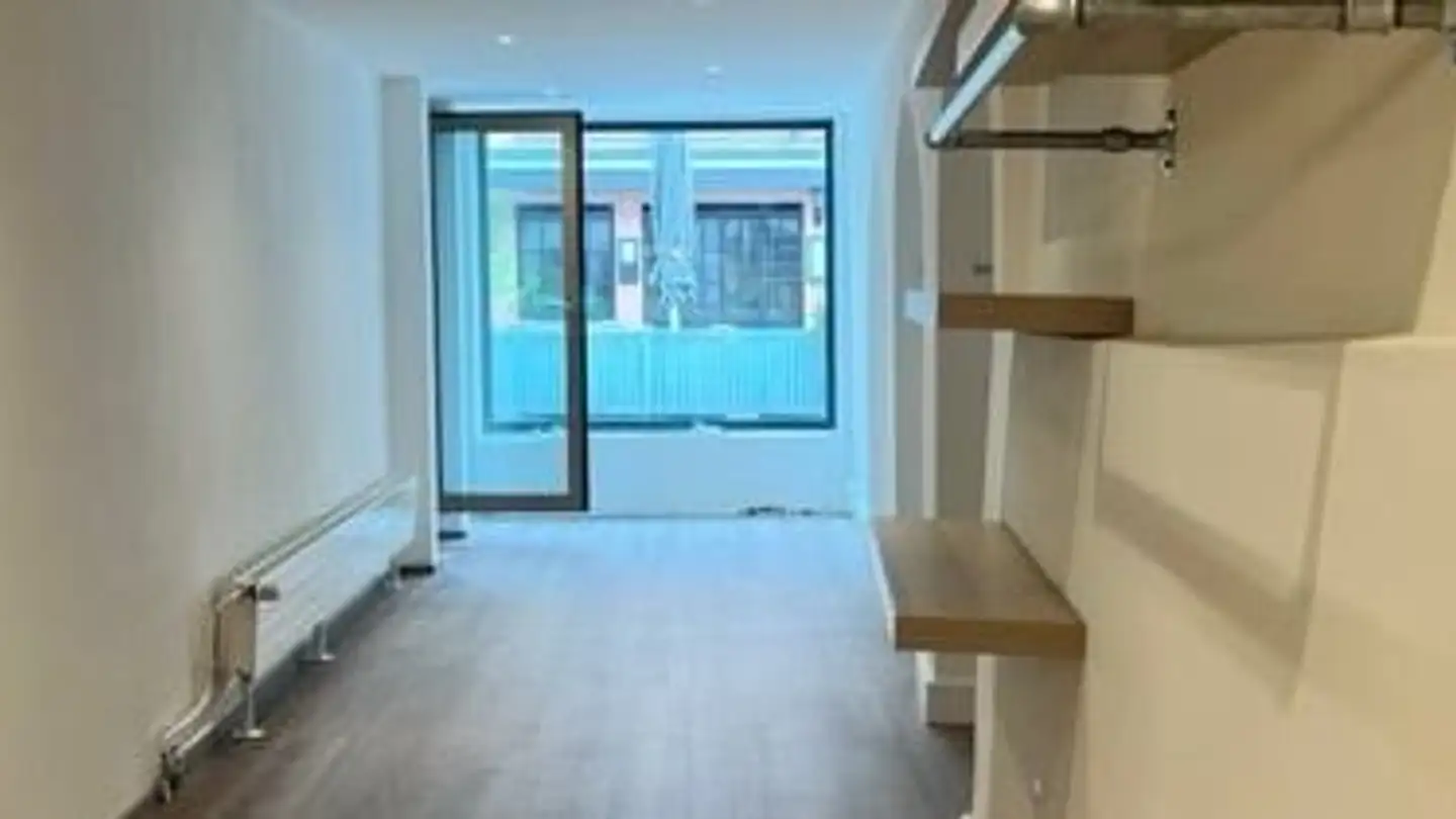 Grande magazzino in affitto - Rue Du 23-Juin 15, 2800 Delémont