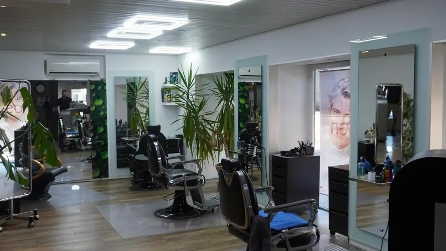 Commercial for rent - Hauptstrasse 9, 8632 Tann
