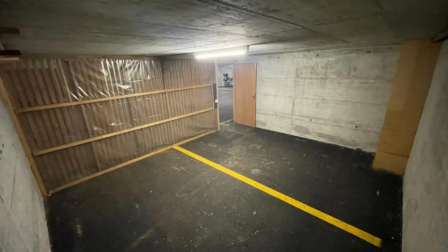 Underground parking space for rent - Avenue de l'Europe 43, 1870 Monthey