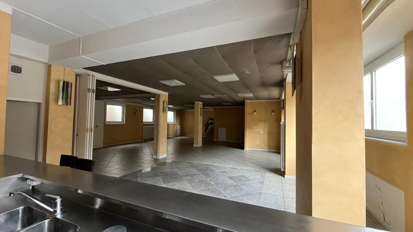 Mixed-use building for sale - Via Cantonale 17, 6900 Lugano - Photo 3