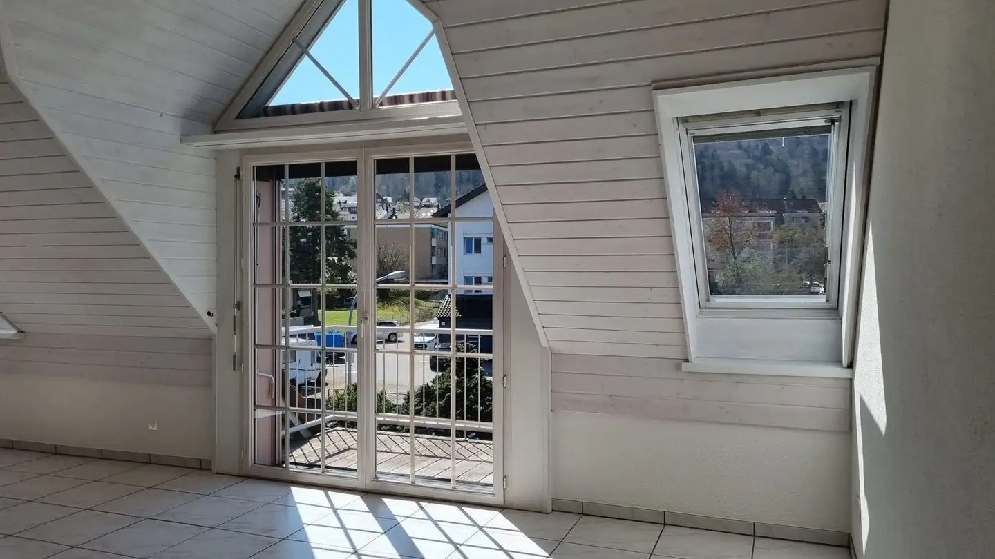 Dachgeschosswohnung mieten - Birchwiesstrasse 4, 8114 Dänikon ZH