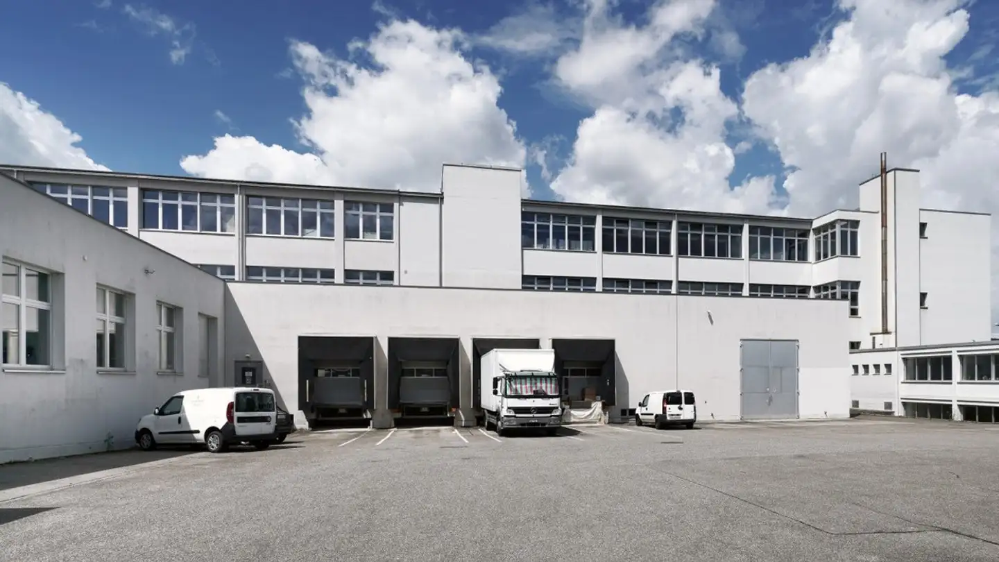 Commercial for rent - Industriestrasse 4, 4153 Reinach BL
