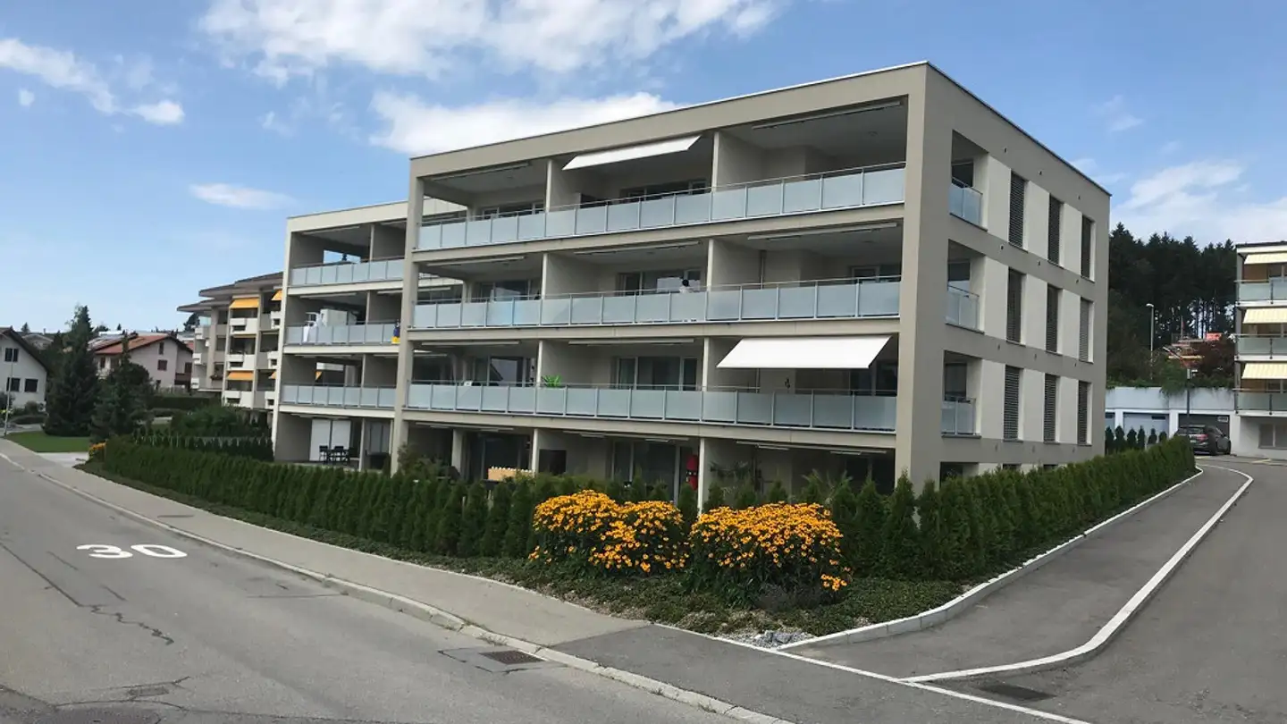 Tiefgaragenstellplatz mieten - Birkeweg 8, 6024 Hildisrieden