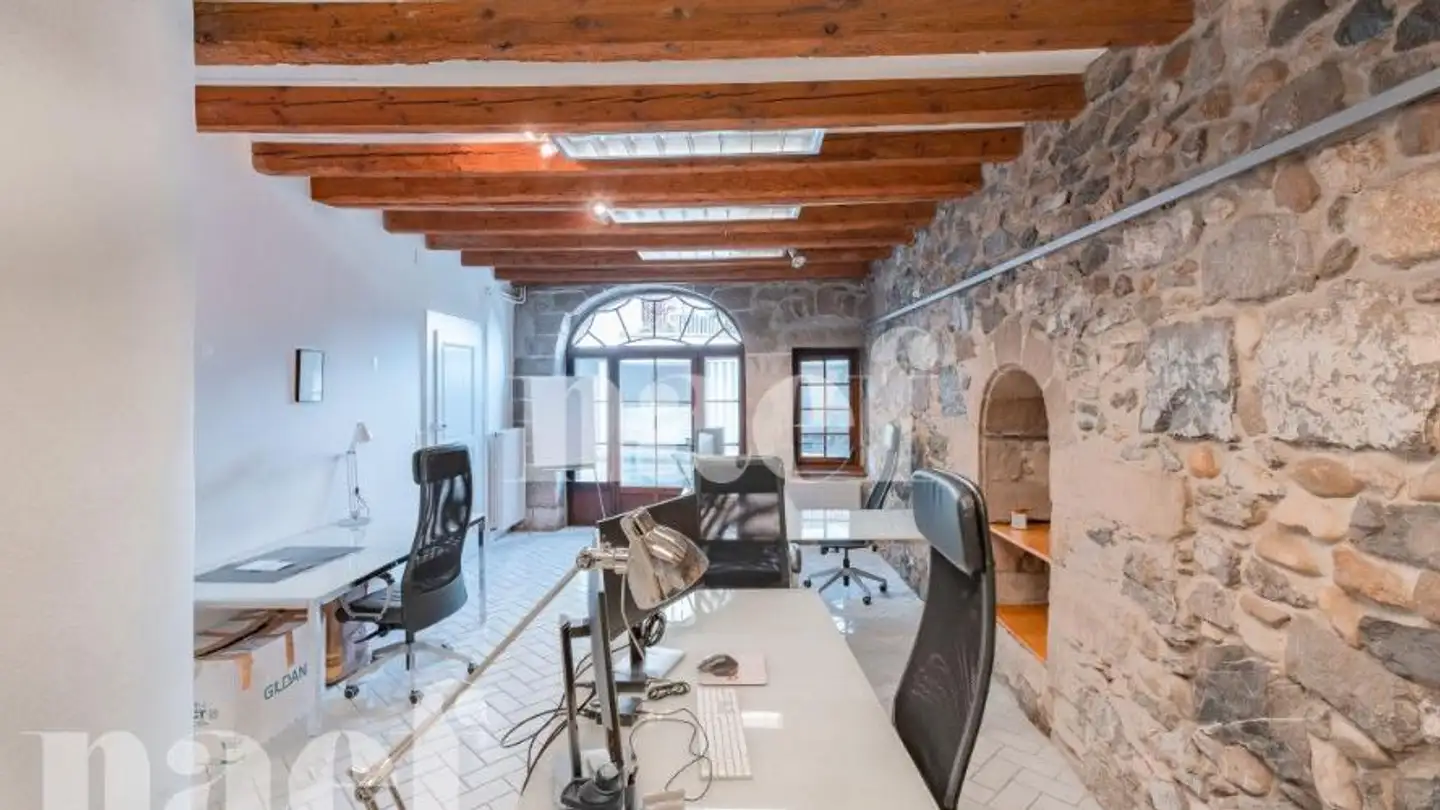 Commercial à louer - 1260 Nyon